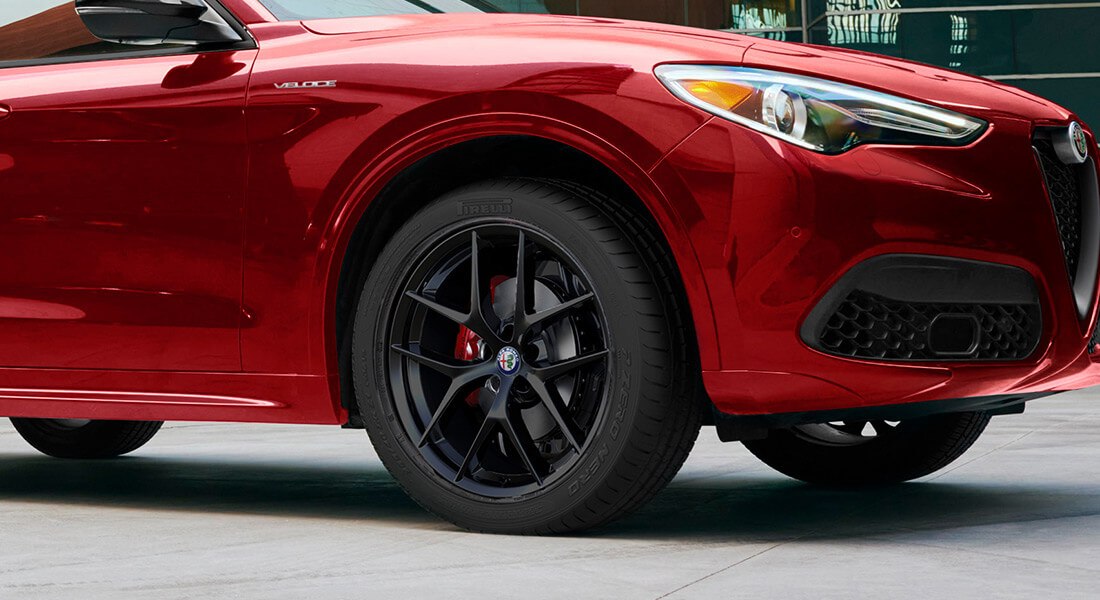 Close up of the Steltvio's dark alloy wheels