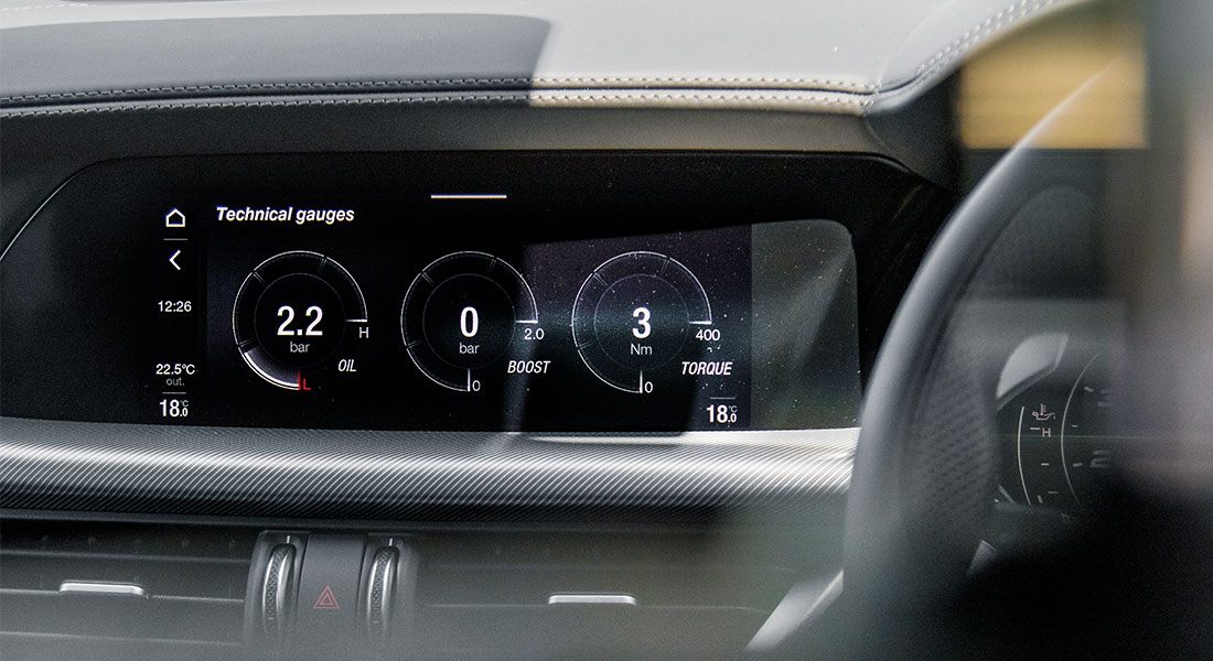Stelvio infotainment display