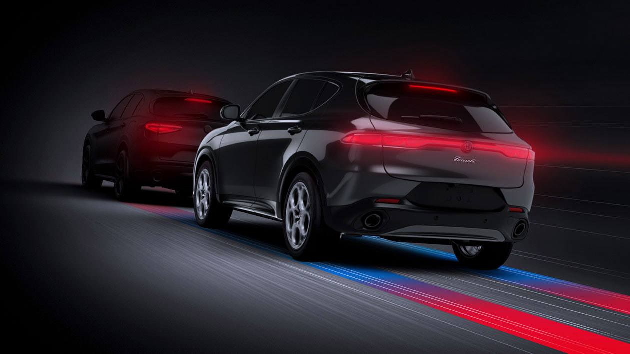 visualistaion of an Alfa Romeo automatically braking to prevent a collision